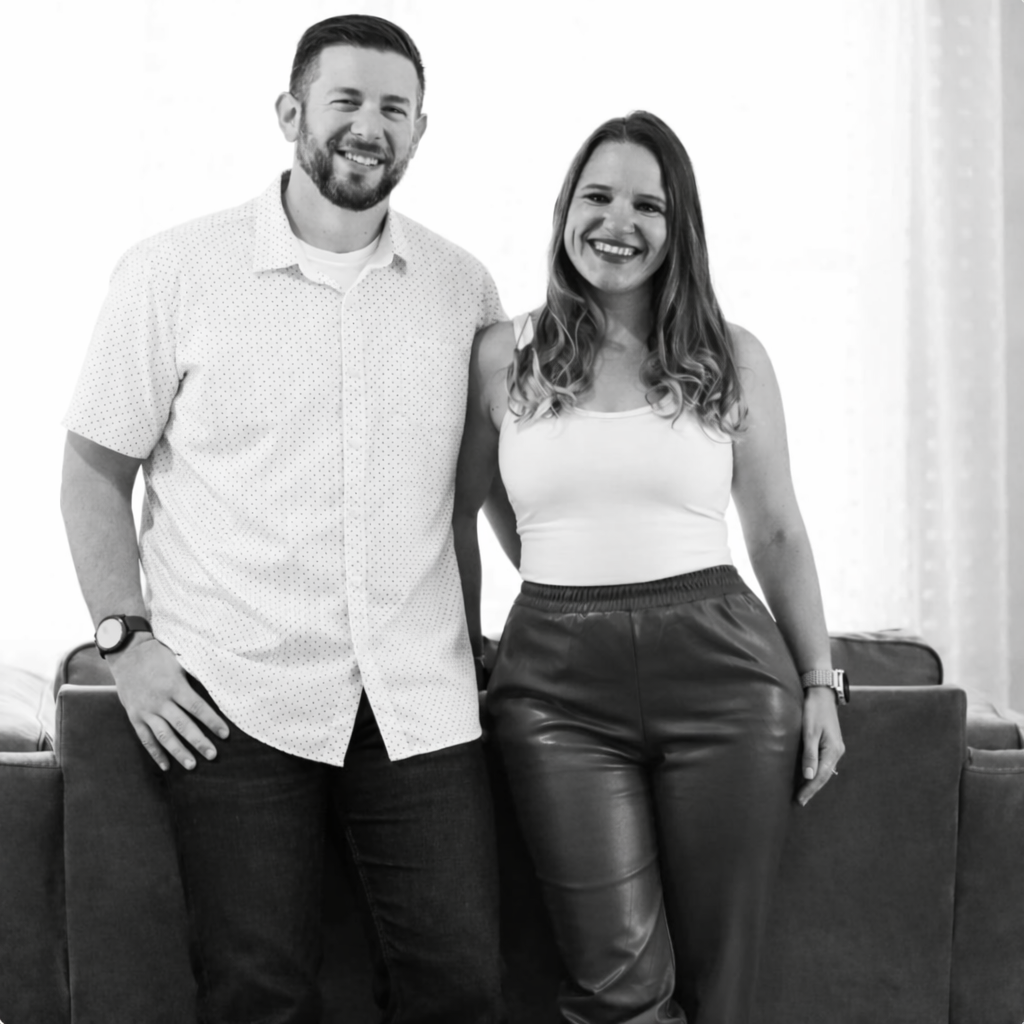 black and white photo of taylor and kendra
